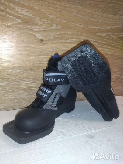 Лыжные ботинки