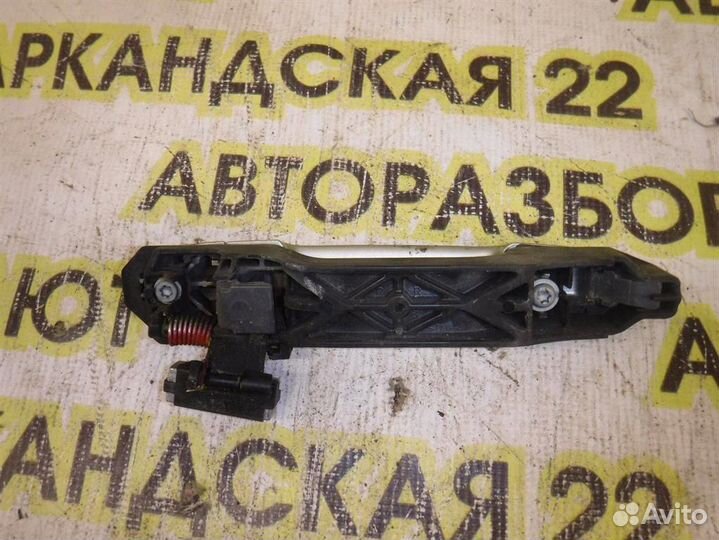 Ручка двери передней наружная правая Toyota Auris