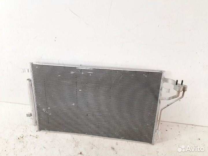 Радиатор охлаждения передний Hyundai Santa Fe 3