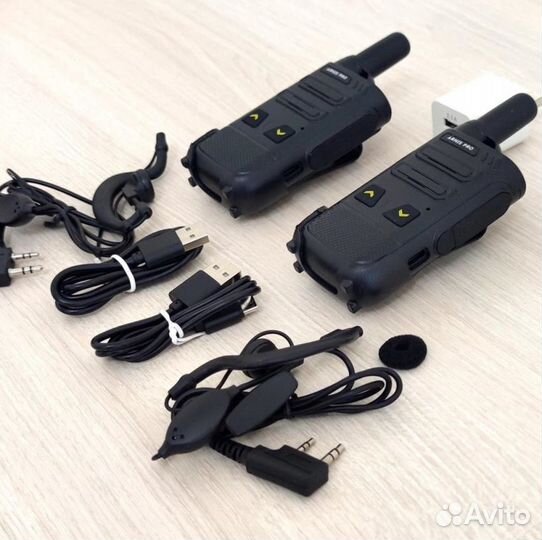 Рация радиостанция с гарнитурой и наушником