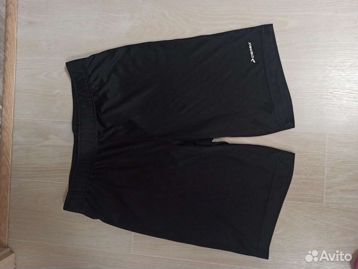 Спортивные шорты