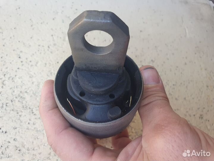 Сайлентблок заднего продольного рычага Мазда сх-5
