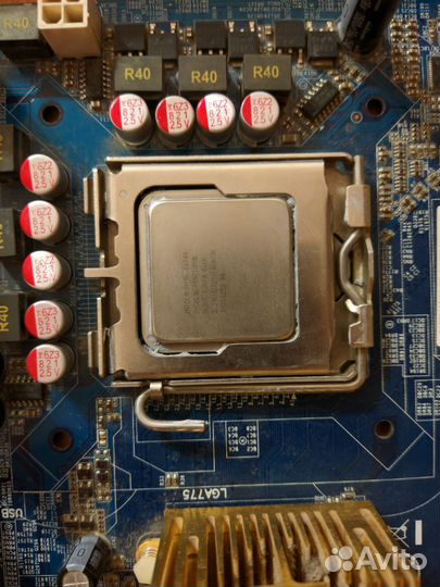 Материнская плата с процессором и памятью