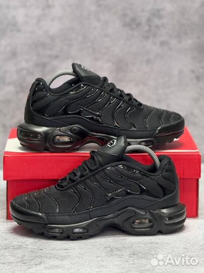 Кроссовки Nike AIR MAX Tn plus