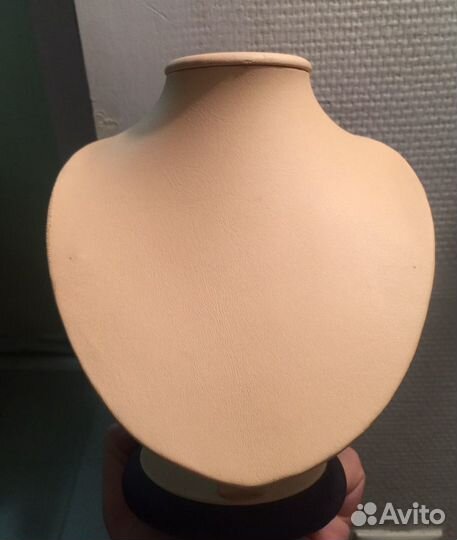 Подставка под колье. бюст