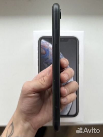 Телефон iPhone XR