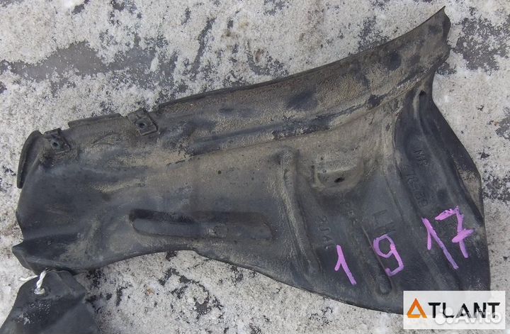 Подкрылок задний левый mitsubishi chariot grandis