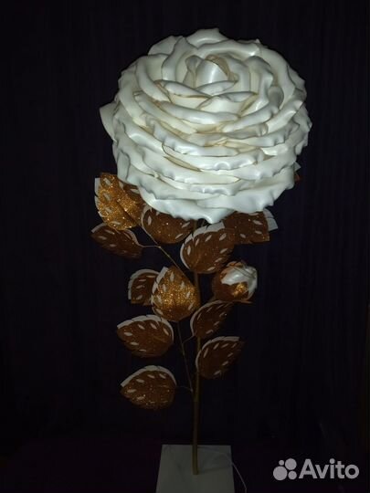 Роза в золоте