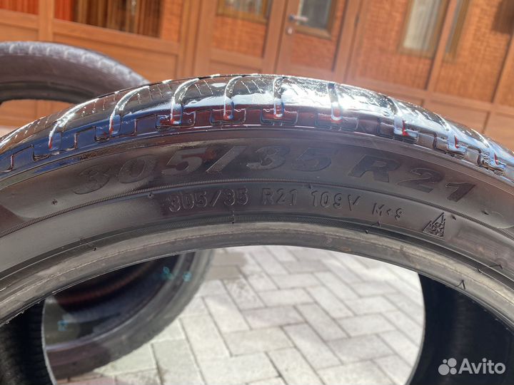 Pirelli Scorpion 275/40 R21 и 305/35 R21 74S