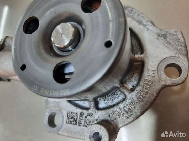 Насос водяной (помпа) Vw Tiguan 2 AD1 2.0 TDI