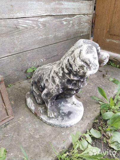 Собака антиквариат