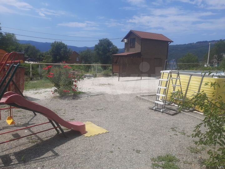 Дом 40 м² на участке 4 сот.