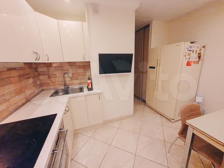 Комната 17 м² в 3-к., 14/14 эт.