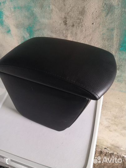 Подлокотник на hyundai solaris 2