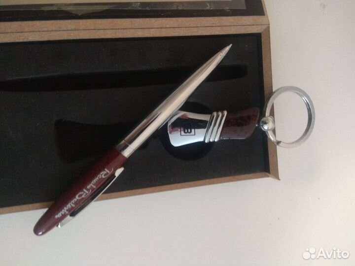 Ручка и брелок