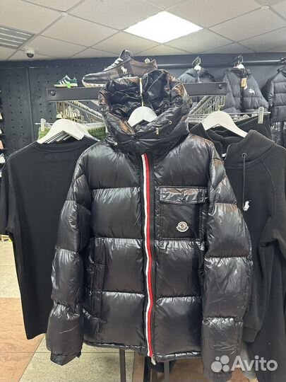Пуховик Moncler