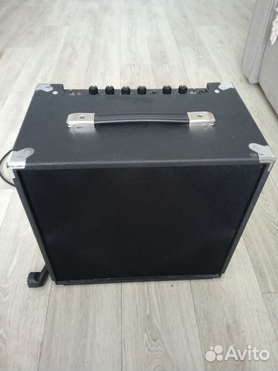 Ламповый гитарный комбоусилитель