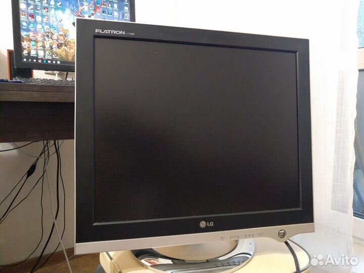 LG Flatron L1720B