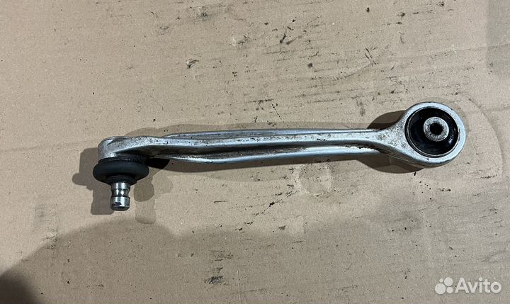 Рычаг Передний правый верхний Volkswagen пассат Б5