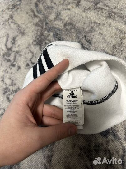 Флисовая шапка adidas