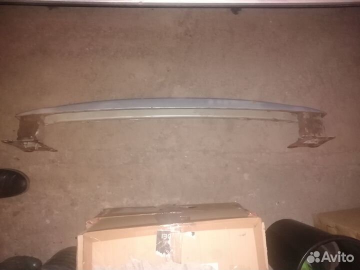 Усилитель заднего бампера Skoda Yeti 5L6807305B