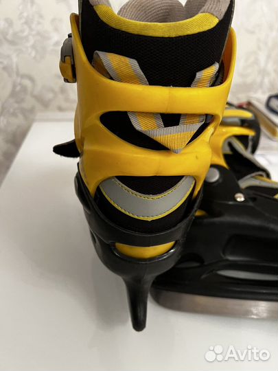 Коньки хоккейные