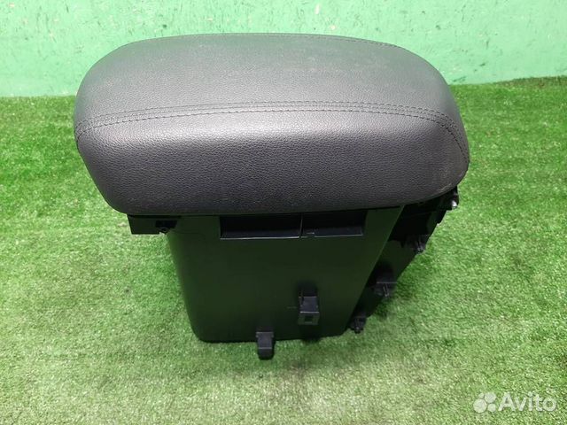 Подлокотник KIA Sportage 3 (SL) 2012