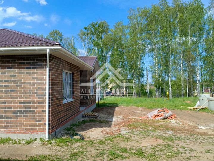 Коттедж 110 м² на участке 8 сот.