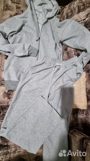 Спортивный костюм женский новый 46 48