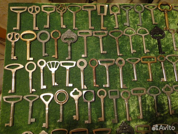 Старинные Ключи от серванта комода Мебельный Ключ