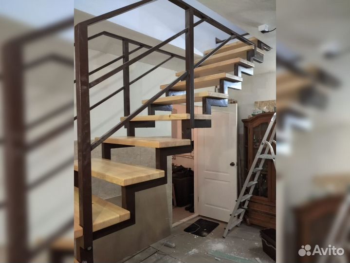 Ступени для лестниц и другие комплектующие О