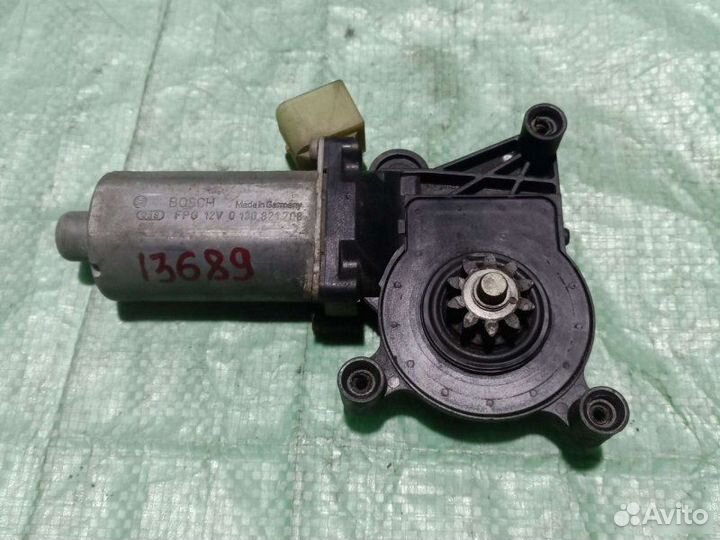 Мотор стеклоподъемника передний Mercedes-Benz W210