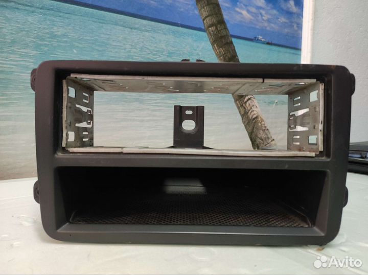 Рамка магнитолы Volkswagen