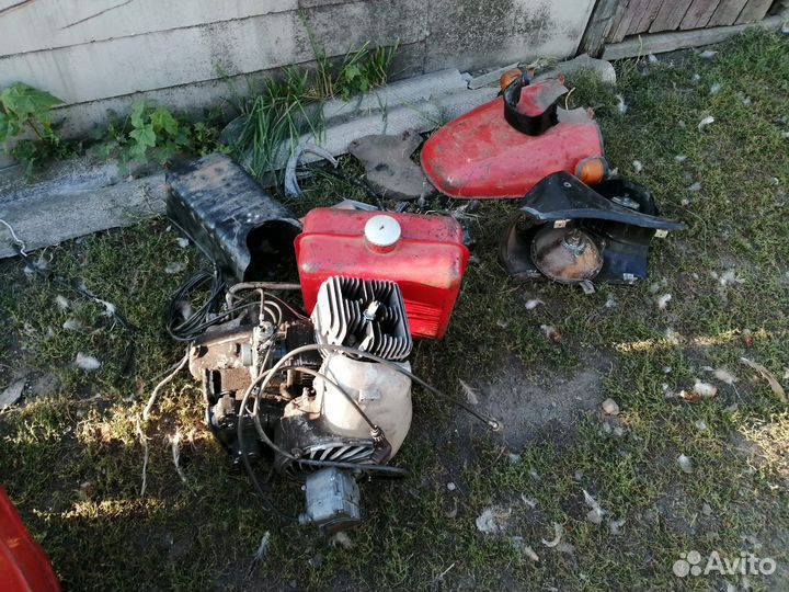 Запчасти на моторолер муравей