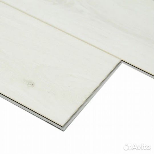 Ламинат влагостойкий новый