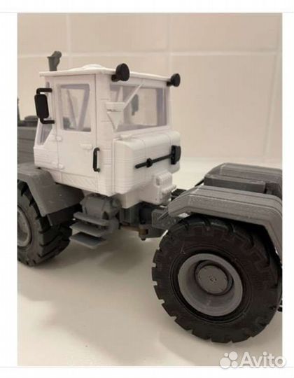 Хтз Т-150К масштабная модель