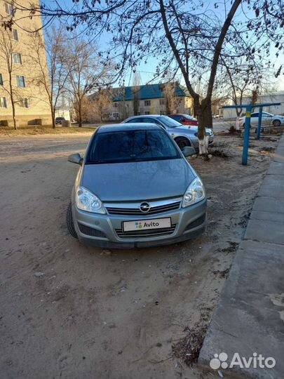 Opel Astra 1.6 МТ, 2011, 130 000 км