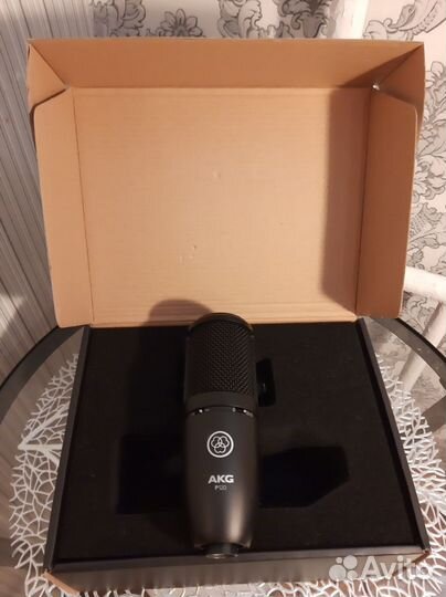 Микрофон AKG P120 + звук. карта Berhinger UM2