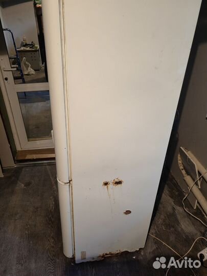 Холодильник Indesit