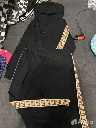 Спортивный костюм женский fendi