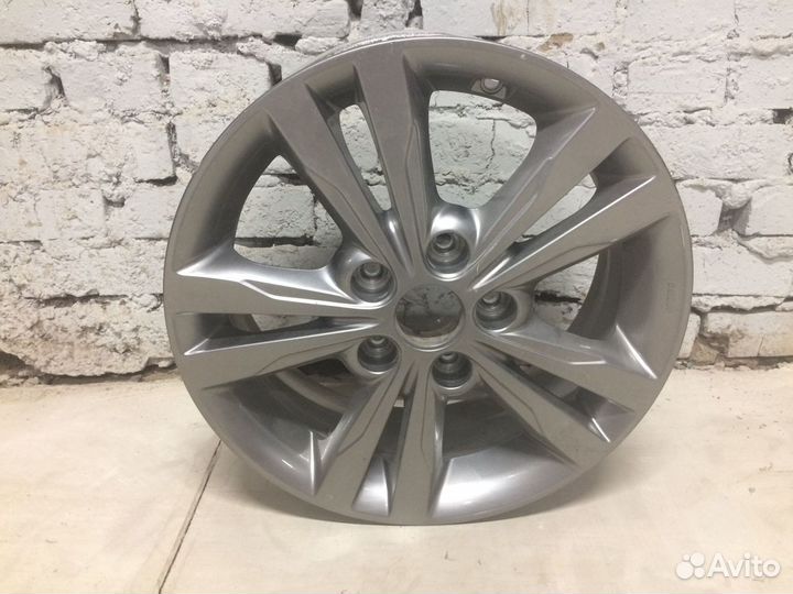 Диск литой Hyundai Elantra AD R16