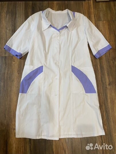 Белый медицинский халат женский