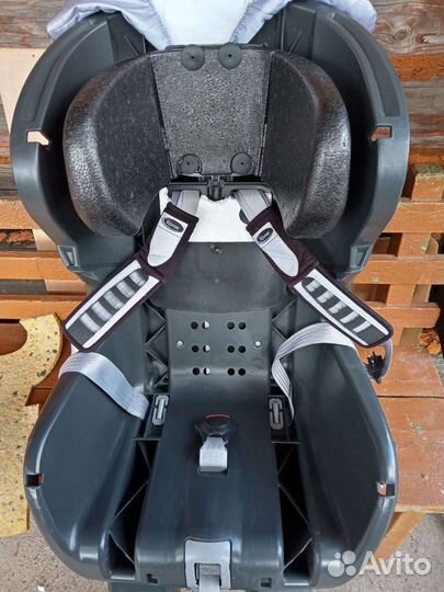Автокресло Britax romer safefix 9-18 кг изофикс