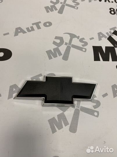 Эмблема решетки радиатора Нива Шевроле