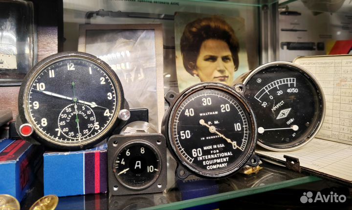 Часы авиационные, с самолетов, танковые часы