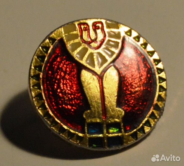 Значок СССР: цирк, карлсон, чебурашка, буратино