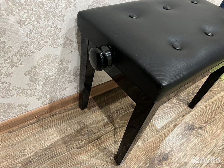 Банкетка для пианино