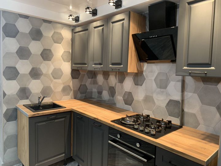 3-к. квартира, 57 м², 1/9 эт.