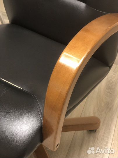 Офисное кресло руководителя бу кожаное