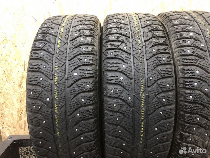 Bridgestone Ice Cruiser 7000 215/60 R17 96H